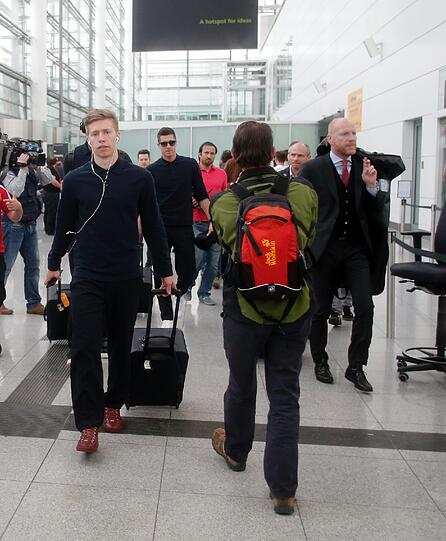 Der FC Bayern reist zum Champions-League-Halbfinale nach Barcelona.