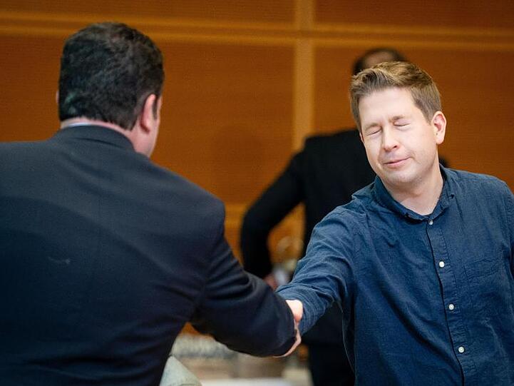 Juso-Chef Kevin Kühnert (r.) tritt bei der Wahl der stellvertretenden SPD-Vorsitzenden möglicherweise gegen Arbeitsminister Hubertus Heil an.