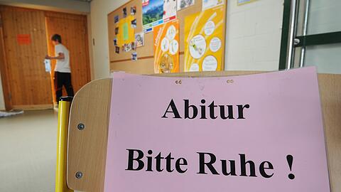 Auch in diesem Jahr werden in Bayern Abiturprüfungen geschrieben. (Archivbild)