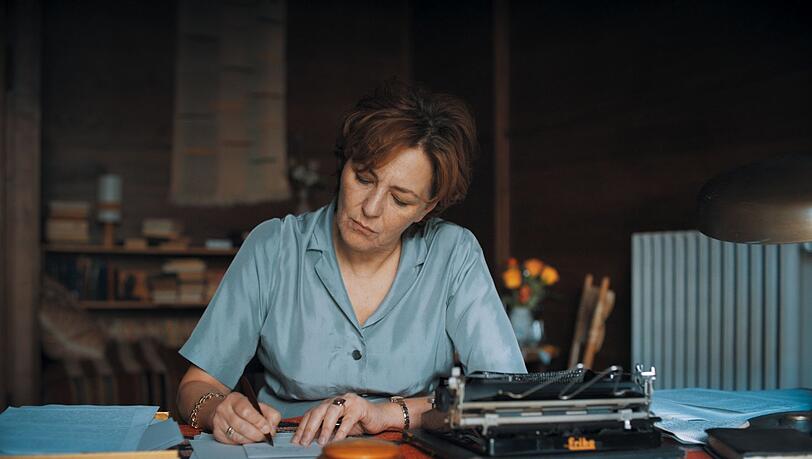 Martina Gedeck als DDR-Schriftstellerin. Martina Gedeck als DDR-Schriftstellerin.
