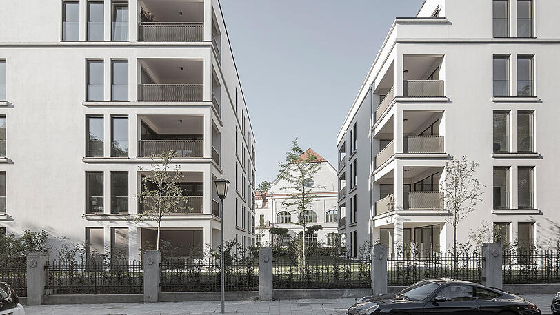 Bogenhausen, Ismaninger Straße/Törringstraße: Vier Neubauten plus eine wieder sichtbare Denkmal-Villa: Ein "Stück Stadt in der Stadt" (mit 49 geförderten und Eigentumswohnungen) hat die BHG Wohnbau auf dem ehemaligen Togal-Werk gebaut. Dichte Bebauung für verschiedene Geldbeutel: geglückt, meint die Jury.