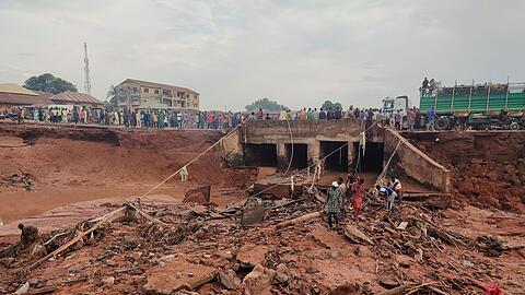 Zerstörungen nach einem Unwetter in der nigerianischen Stadt Mokwa