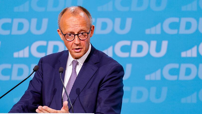 Der Kanzler bereitet die Bürgerinnen und Bürger auch auf "Einschnitte" vor.