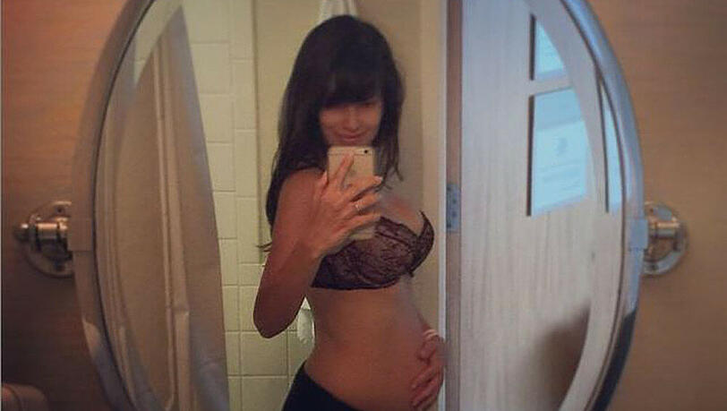 Hilaria Baldwin veröffentlichte zwei Tage nach der Geburt ein Unterwäsche-Foto auf Instagram Hilaria Baldwin veröffentlichte zwei Tage nach der Geburt ein Unterwäsche-Foto auf Instagram