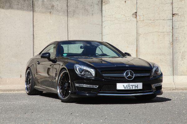 Dank des ABC-Fahrwerks steht der getunte AMG-SL noch ein bisschen satter und tiefer auf den Rädern.