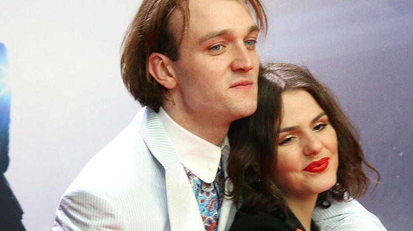 Ruby O. Fee und Jan Bülow bei der "Lindenberg! Mach Dein Ding"-Premiere in Hamburg