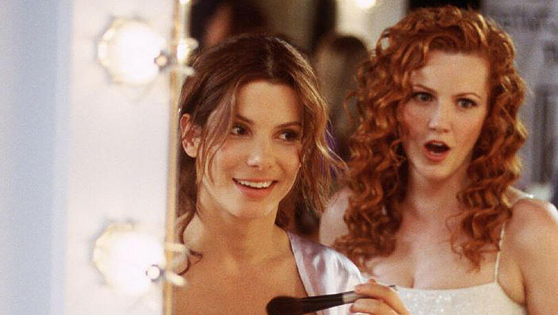 Undercover-Agentin Gracie Hart (Sandra Bullock, l.) reist als 'Miss New Jersey' zur Miss-Wahl. Dort lernt sie Mary Jo (Deirdre Quinn) kennen, die nicht gerade ihre beste Freundin wird. Undercover-Agentin Gracie Hart (Sandra Bullock, l.) reist als 'Miss New Jersey' zur Miss-Wahl. Dort lernt sie Mary Jo (Deirdre Quinn) kennen, die nicht gerade ihre beste Freundin wird.