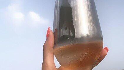 Bei diesem Ausblick schmeckt der Wein bestimmt noch besser. Bei diesem Ausblick schmeckt der Wein bestimmt noch besser.