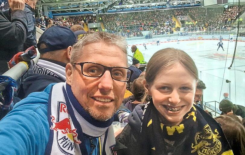 Emotionale Erlebnisse: Michael Mielich geht mit seiner Tochter Paula zum Eishockey - wie er vor Jahren selbst mit seinem Vater.
