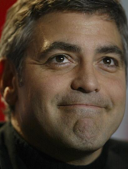 ...hatte Mister Clooney noch einige Pfunde mehr auf den Rippen - und im Gesicht!