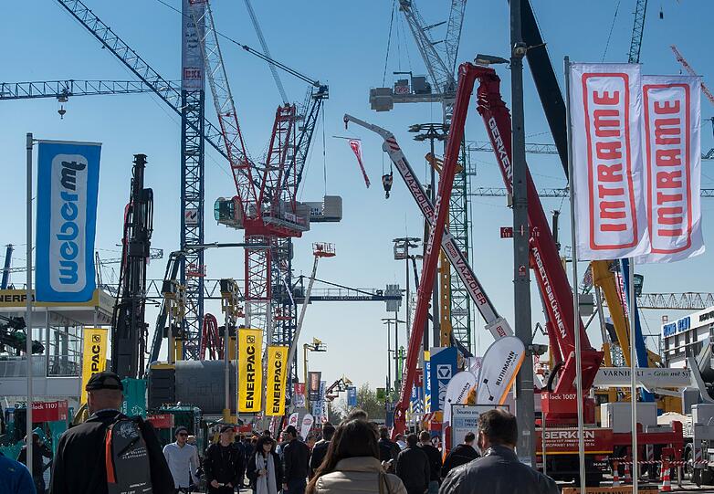 Groß, größer, bauma: Die Bilder von der weltgrößten Baumaschinen-Messe zum Durchklicken