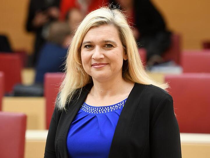 Huml Weltkrebstag - Huml ruft die Bayern zur Vorsorge auf | Abendzeitung München