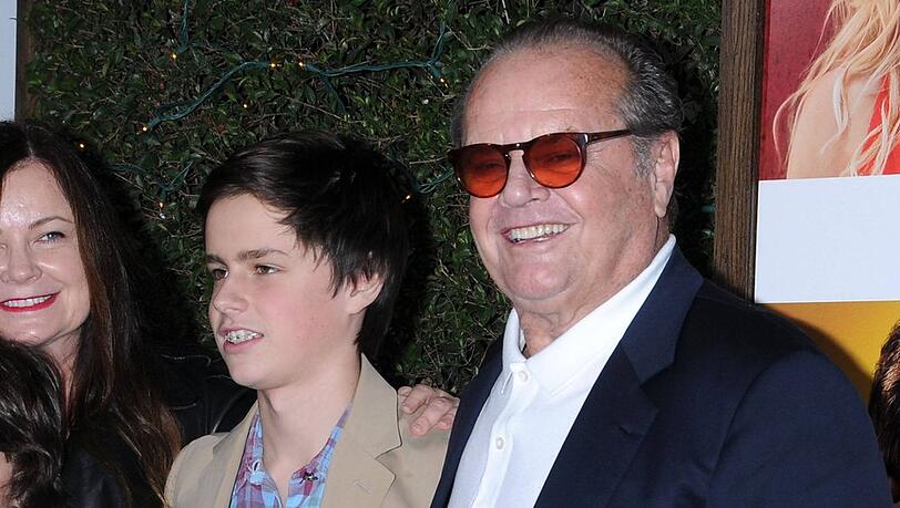 Jack Nicholson mit seinem Enkel Sean bei einer Filmpremiere im Jahr 2010. Inzwischen ist er 29 Jahre alt.