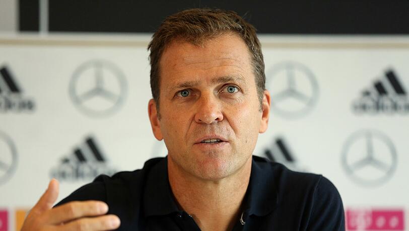 Oliver Bierhoff wehrt sich gegen Kritik aus der Bundesliga. Oliver Bierhoff wehrt sich gegen Kritik aus der Bundesliga.