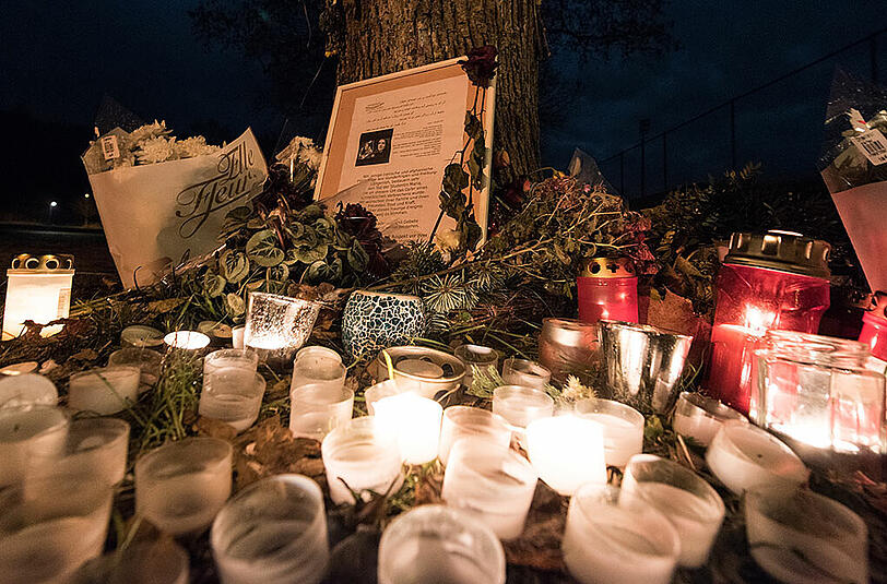 In Freiburg ist die Trauer nach dem schrecklichen Verbrechen immer noch groß.