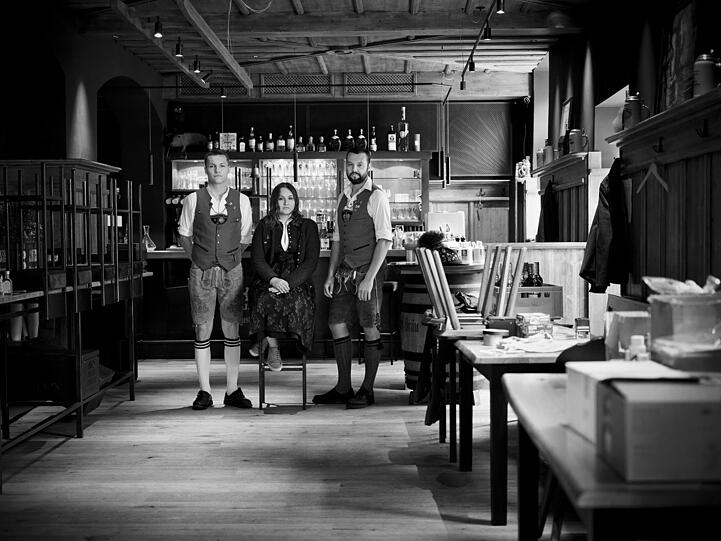Xaver (25), Theresa (29) und Jakob Portenlänger (31) im Xaver's.