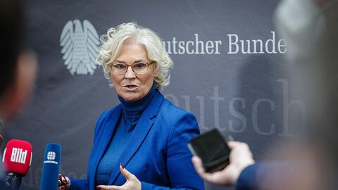Die Nato-Ostflanke soll verstärkt werden - auch mit deutscher Unterstützung, so SPD-Verteidigungsministerin Christine Lambrecht.