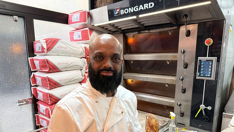 Der Gewinner des Pariser Baguette-Wettstreits qualifizierte sich unter 143 teilnehmenden Bäckereien. Der Gewinner des Pariser Baguette-Wettstreits qualifizierte sich unter 143 teilnehmenden Bäckereien.