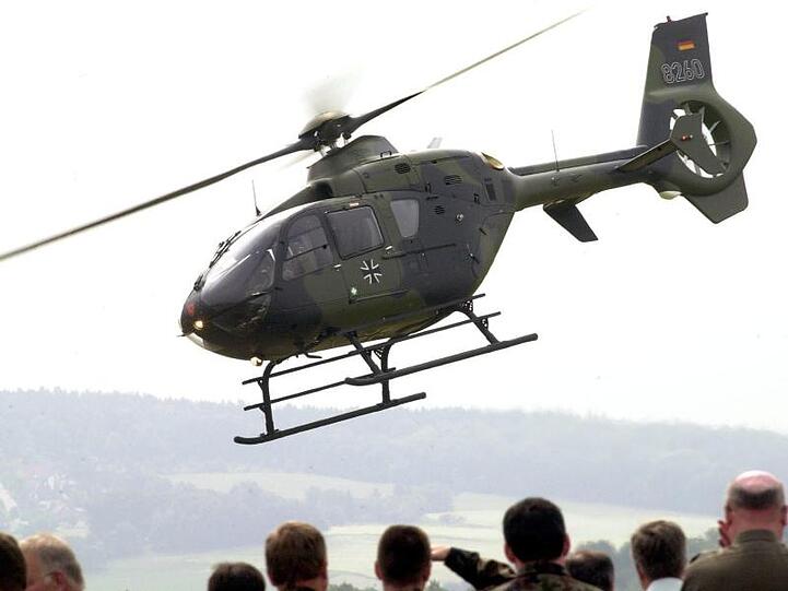 Ein Schulungshubschrauber der Bundeswehr vom Typ "EC 135" ist in Niedersachsen abgestürzt.