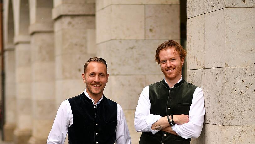Die Weste zur Lederhosn ist mittlerweile Standard. Akzente setzt Mann durch kleine Details.