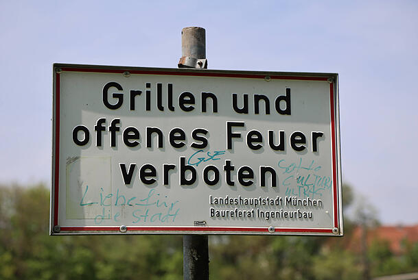Grundsätzlich ist das Grillen und offenes Feuer an der Isar verboten. Aber es gibt Ausnahmen. Grundsätzlich ist das Grillen und offenes Feuer an der Isar verboten. Aber es gibt Ausnahmen.