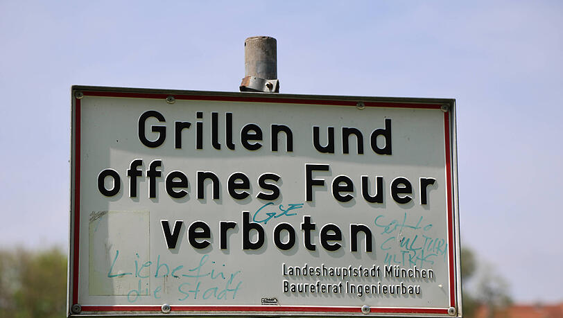 Grundsätzlich ist das Grillen und offenes Feuer an der Isar verboten. Aber es gibt Ausnahmen. Grundsätzlich ist das Grillen und offenes Feuer an der Isar verboten. Aber es gibt Ausnahmen.