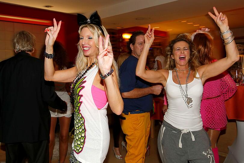 Promi-Party in München: Ugly Dress: Promis feiern Bad-Taste-Party - Promis - Abendzeitung München