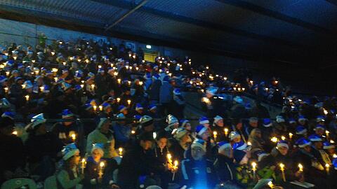 Beim dritten Adventssingen kamen erstmals auch die Löwen selbst - in der heiklen Situation derzeit eine willkommene Geste bei den Fans.