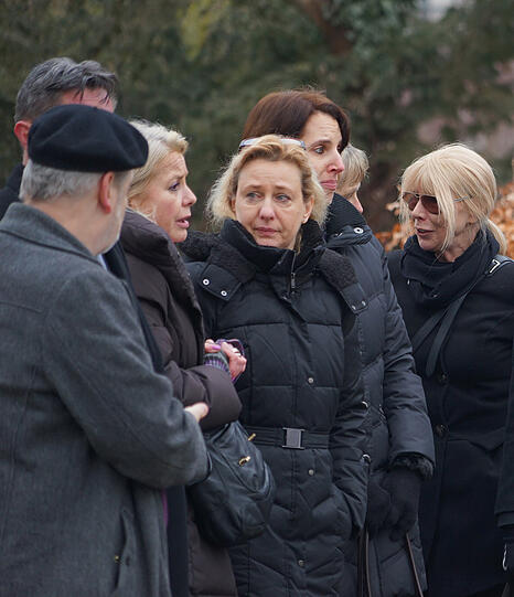 Anne-Beate Engelke (l.) mit Sorells Töchtern Saskia (M.) und Svenja.