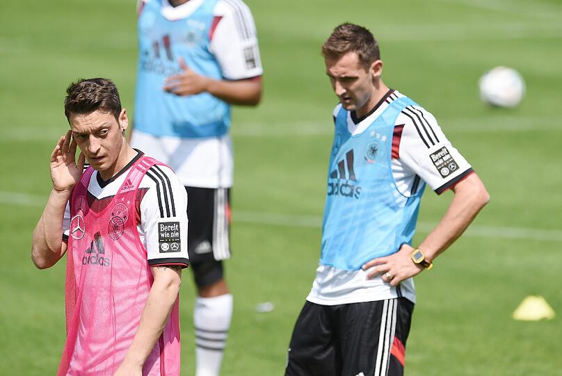 Mesut Özil, Miroslav Klose
