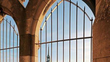 Das Neue Rathaus gesehen vom Alten Peter.		Foto: Sigi Müller