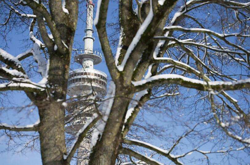 Der winterliche Olympiapark &ndash; hier wird am Samstag gelaufen.