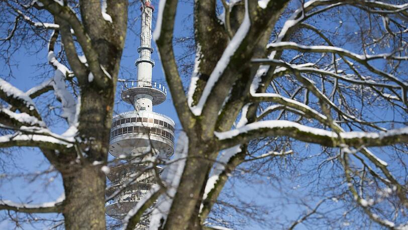 Der winterliche Olympiapark – hier wird am Samstag gelaufen. Der winterliche Olympiapark – hier wird am Samstag gelaufen.