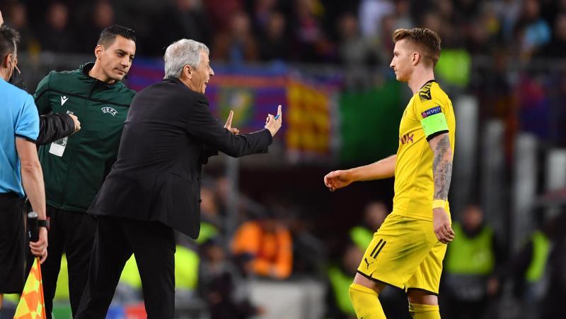 BVB-Trainer Lucien Favre spricht mit Marco Reus. BVB-Trainer Lucien Favre spricht mit Marco Reus.