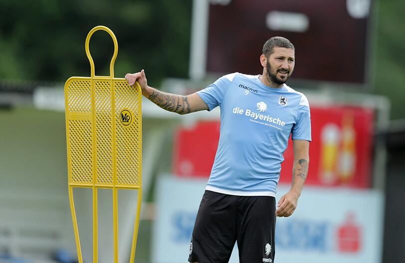 Nach Kaffee und Kuchen ging es am Dienstag direkt zur ersten Trainingseinheit in die Kaiserwinkl-Arena.