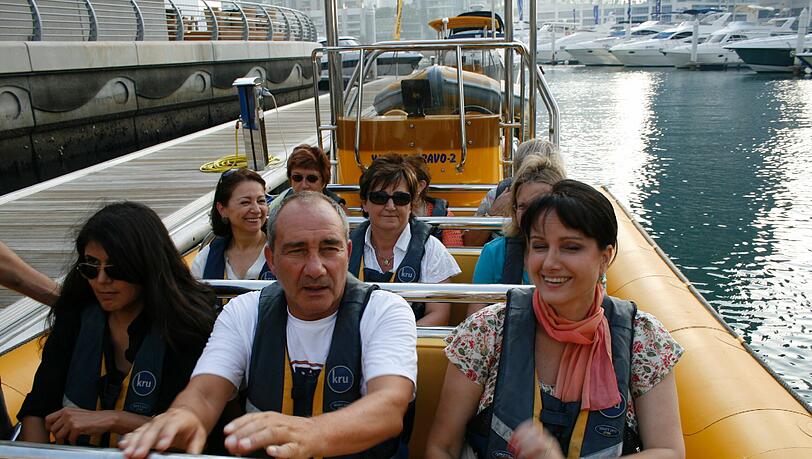 Unvergesslich: der Ausflug mit dem gelben Gummiboot. Unvergesslich: der Ausflug mit dem gelben Gummiboot.