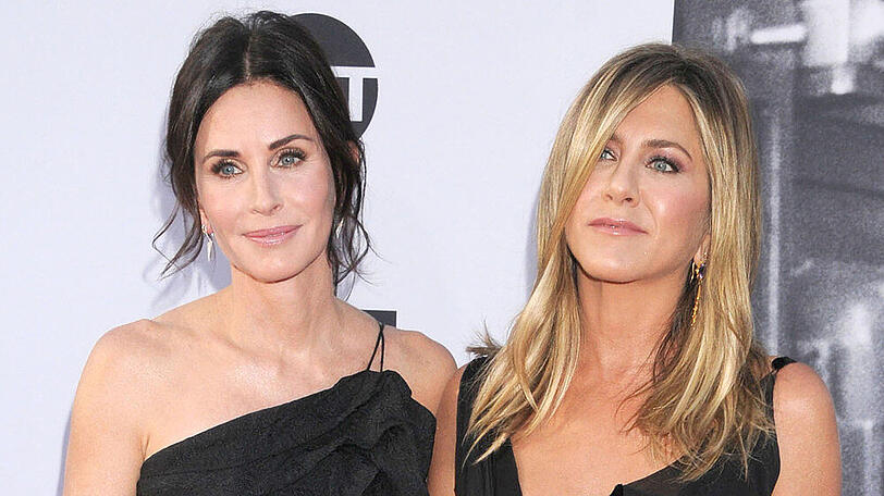 Courteney Cox (l.) und Jennifer Aniston sind seit ihrer Zeit bei "Friends" eng befreundet.