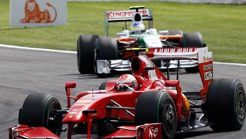 Kimi Räikkönen auf seiner Triumphfahrt in Spa Kimi Räikkönen auf seiner Triumphfahrt in Spa