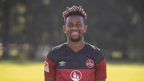 1. FC Nürnberg - Nürnbergs Virgil Misidjan beim offiziellen Fototermin für die Saison 2020/2021.