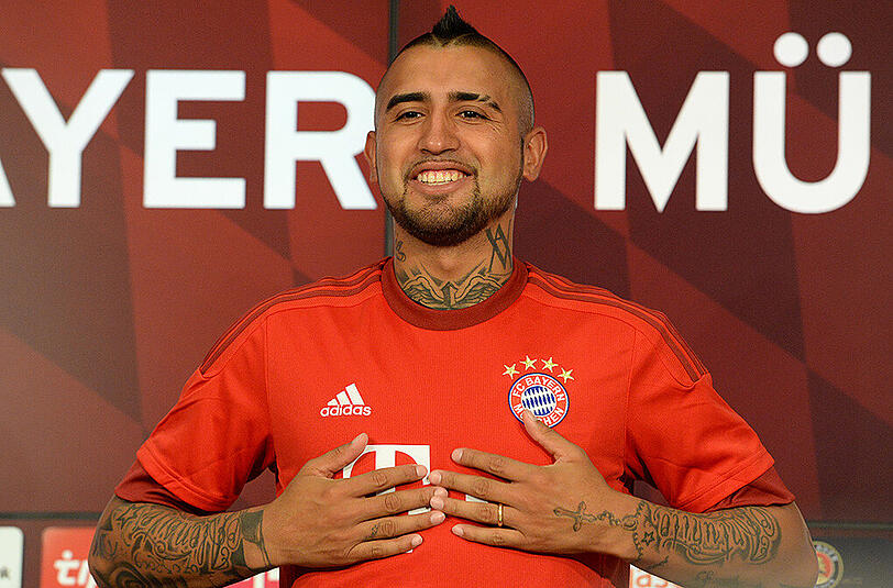 Der "Krieger" ist da: Arturo Vidal hat beim FC Bayern München einen Vierjahresvertrag unterschrieben. Klicken Sie sich durch die Bilderstrecke von Vidals ersten Tagen in München.