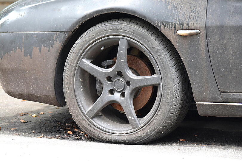 Kein schöner Anblick: Die heruntergekommenen Autos.