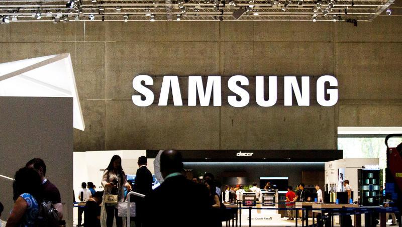 Ein Samsung-Stand auf der Elektronikmesse IFA 2018. Samsungs Galaxy S10 5G kann nun mit dem superschnellen Mobilfunkstandard in Deutschland genutzt werden. Ein Samsung-Stand auf der Elektronikmesse IFA 2018. Samsungs Galaxy S10 5G kann nun mit dem superschnellen Mobilfunkstandard in Deutschland genutzt werden.