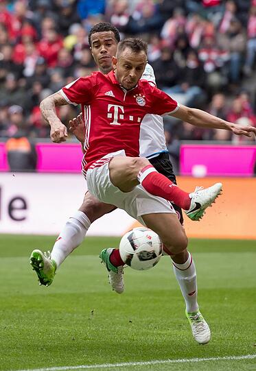 RAFINHA Note 4: Für Kapitän Lahm im Team, der am Mittwoch im Pokal gegen Dortmund gebraucht wird. Rafinha spielte so wie eigentlich immer: defensiv aufmerksam, nach vorne engagiert - aber ohne wirklich überzeugende Szenen.