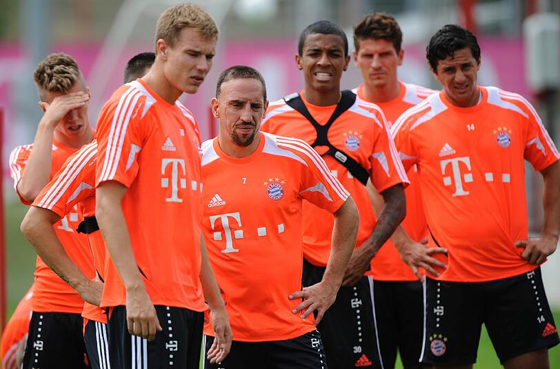 Beim Training in der Säbener Straße war der Kader nahezu komplett: Nur die verletzten Kicker Rafinha und David Alaba konnten nicht teilnehmen.
