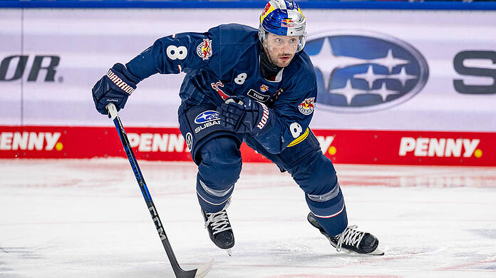 Hat mit dem EHC Red Bull München mit Mannheim einen harten Brocken vor sich: Tobias Rieder.