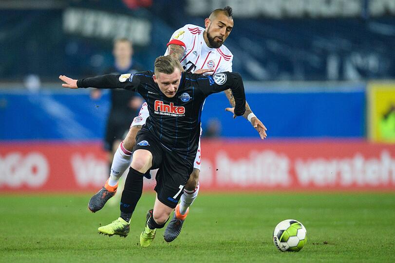 Arturo Vidal: Note 3. Nach Infekt wieder fit, das Kampfspiel in der Anfangsphase gefiel dem Chilenen. Sehr präsent im Zentrum, mit guter Übersicht.