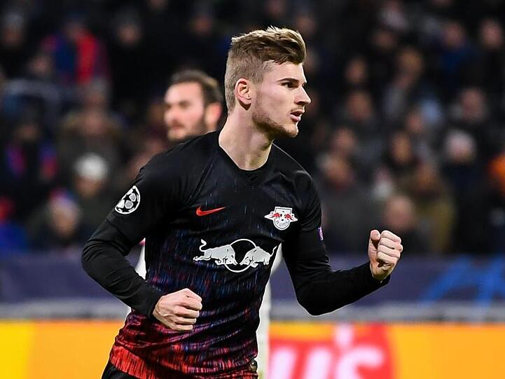 Timo Werner feiert seinen Treffer zum 2:0 gegen Lyon - auch per Elfmeter.
