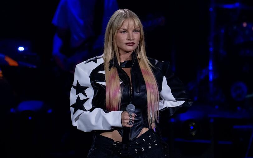 Zehn Jahre nach ihrem Auftritt bei "The Voice Kids" nahm Emma Powda nun bei "The Voice of Germany" teil. Zehn Jahre nach ihrem Auftritt bei "The Voice Kids" nahm Emma Powda nun bei "The Voice of Germany" teil.
