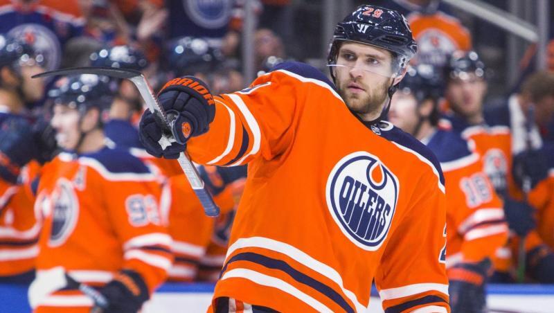 Leon Draisaitl führte die Edmonton Oilers zum Sieg. Leon Draisaitl führte die Edmonton Oilers zum Sieg.