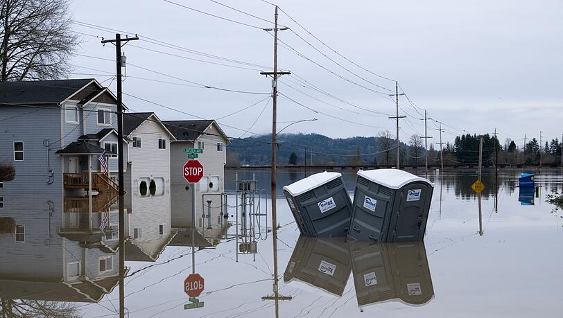 Starkregen setzt Landstriche im US-Bundesstaat Washington unter Wasser. Starkregen setzt Landstriche im US-Bundesstaat Washington unter Wasser.